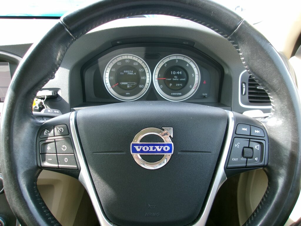 Volvo V60 Se Lux Black #11