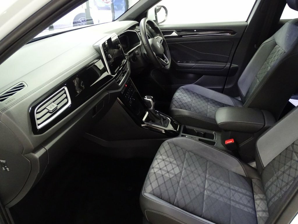 Volkswagen T-Roc 1.5L R-line EN72BBK White #5