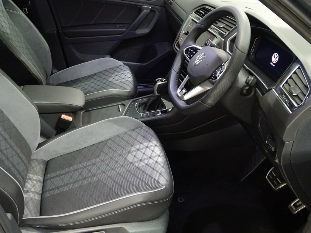 Volkswagen Tiguan 1.5L Black Edition Grey #2