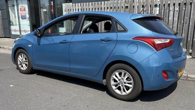 Hyundai I30 Crdi Blue Drive Active EO14CVB Blue #2