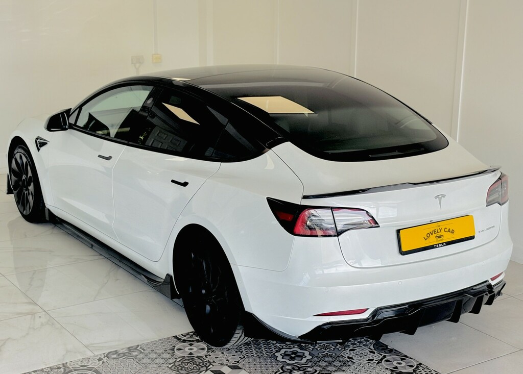 Tesla Model 3 Saloon Standard Range Plus 202121 TGZ8592 White