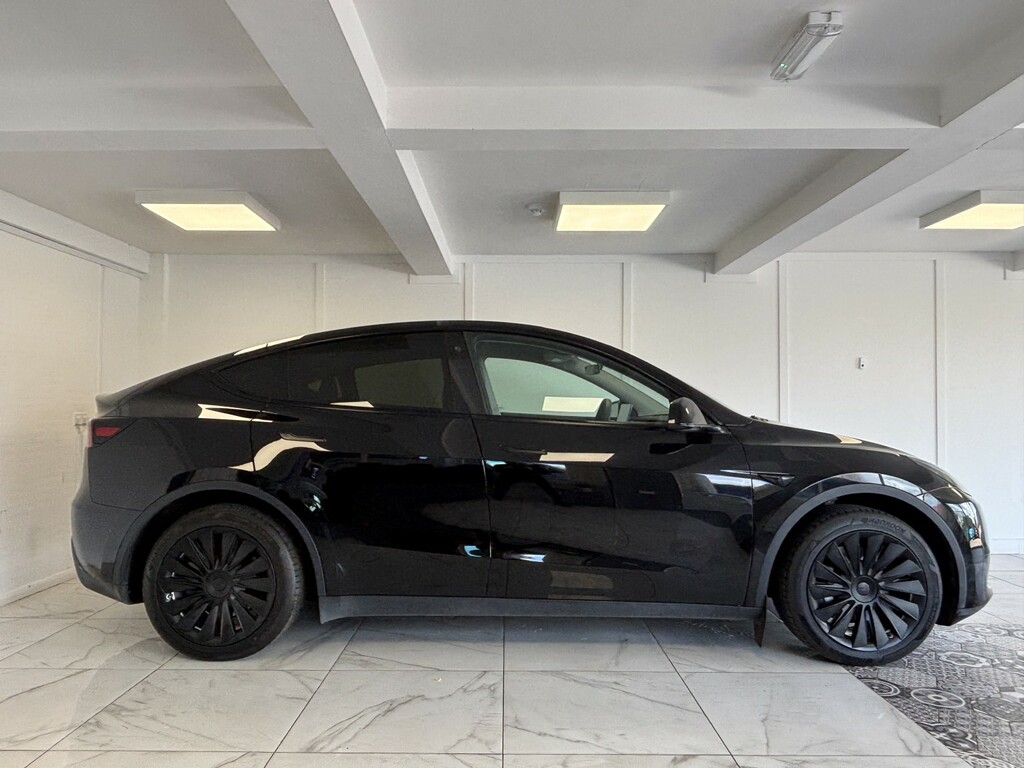 Tesla Model Y Suv 202272 GL72OGF Black #3