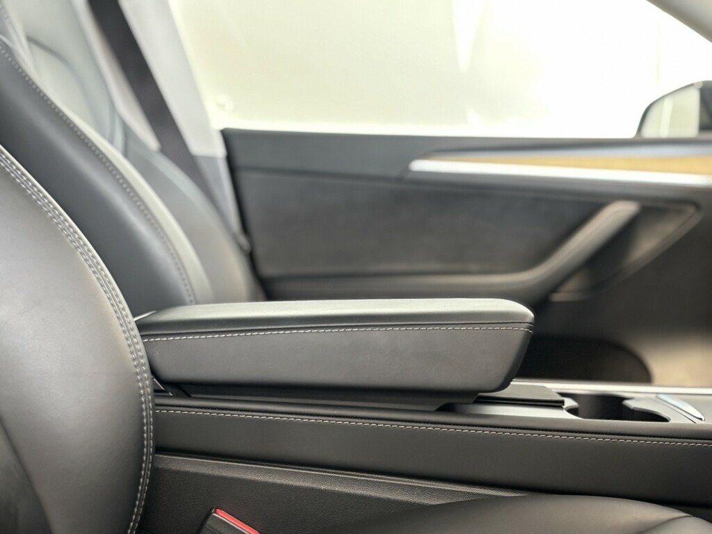 Tesla Model Y Suv 202272 GL72OGF Black #6