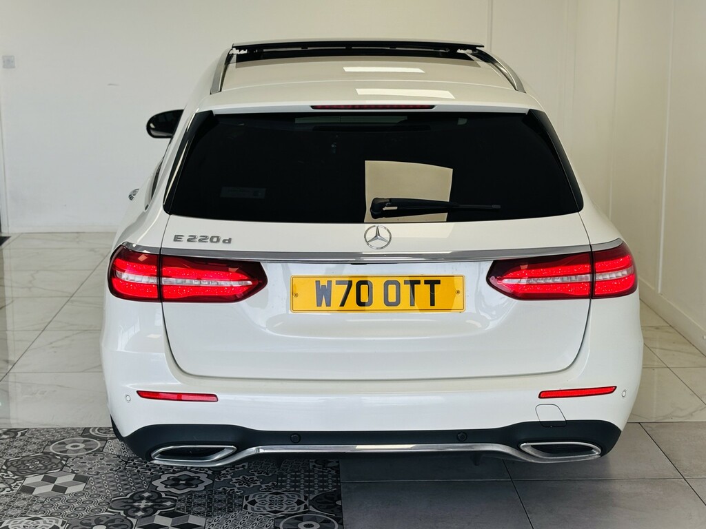 Mercedes-Benz E Class 2.0 E220d Amg Line White #4