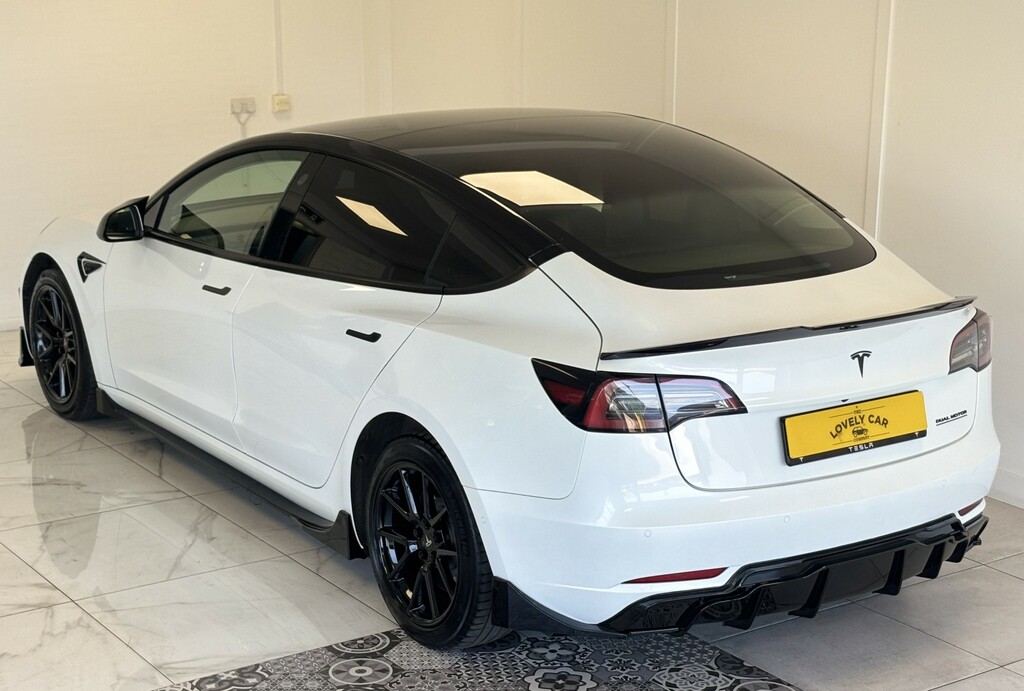 Tesla Model 3 Saloon Standard Range Plus 202222 White