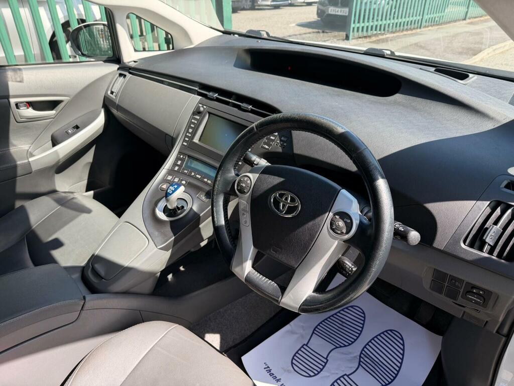 Toyota Prius 1.8L T4 Vvt-i White #29