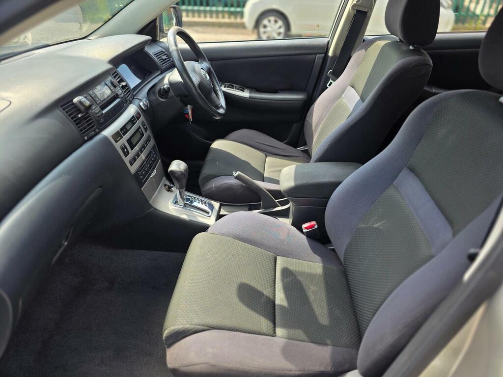 Toyota Corolla Hatchback Black #38