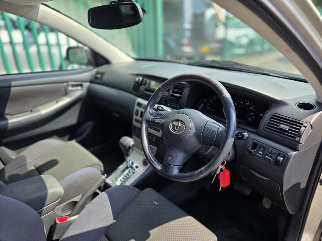 Toyota Corolla Hatchback Black #12