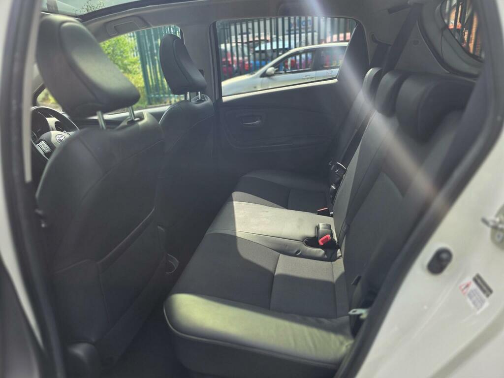 Toyota Yaris White #18