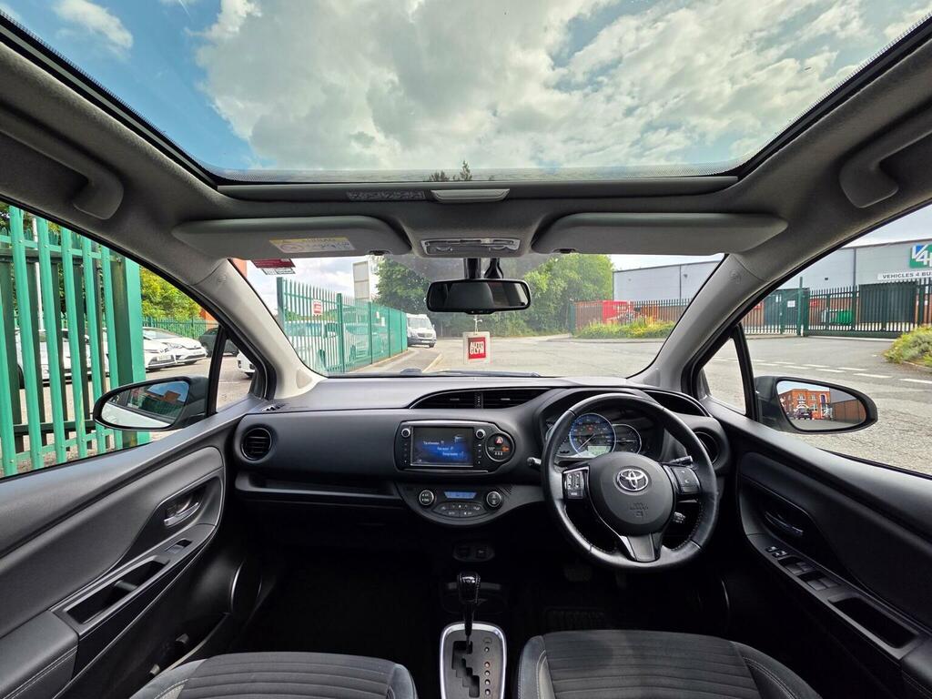 Toyota Yaris White #20