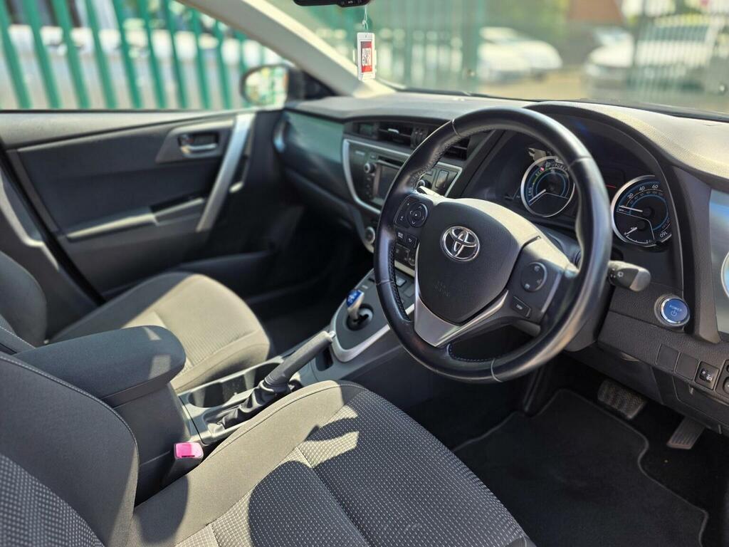 Toyota Auris   #35