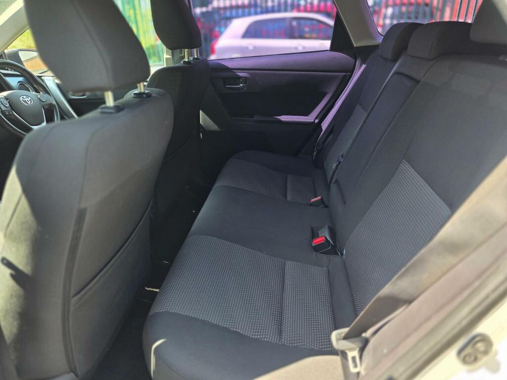 Toyota Auris   #41