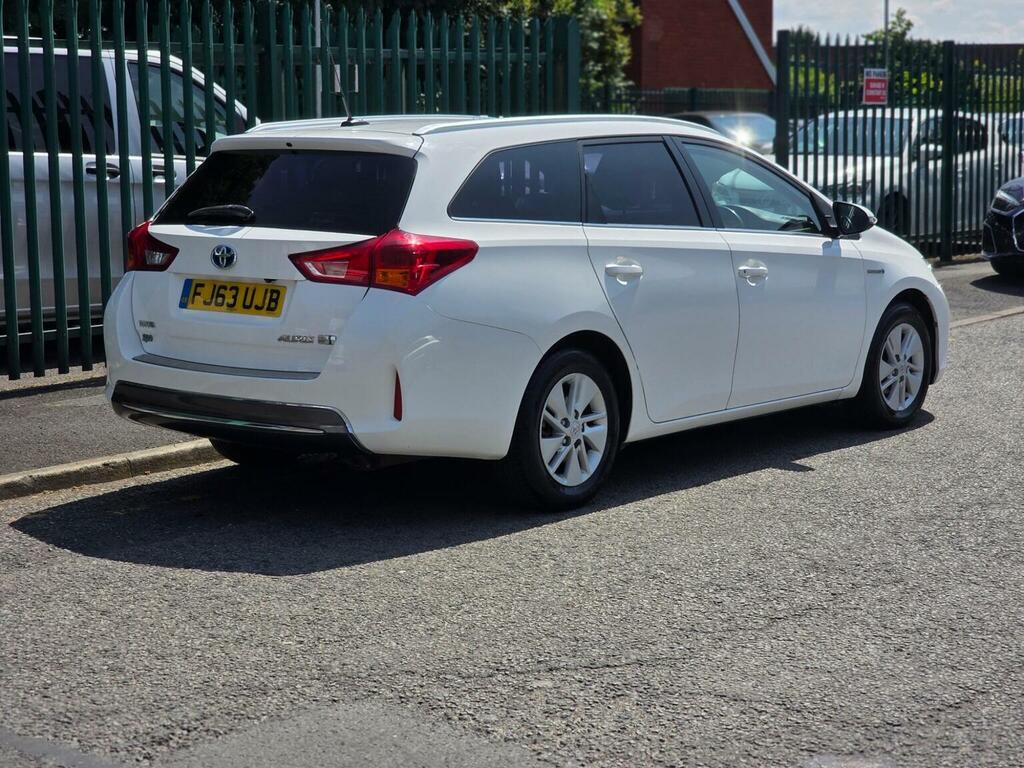 Toyota Auris 1.8 Vvt-h Excel Touring Sports Cvt Euro 5 Ss White #3