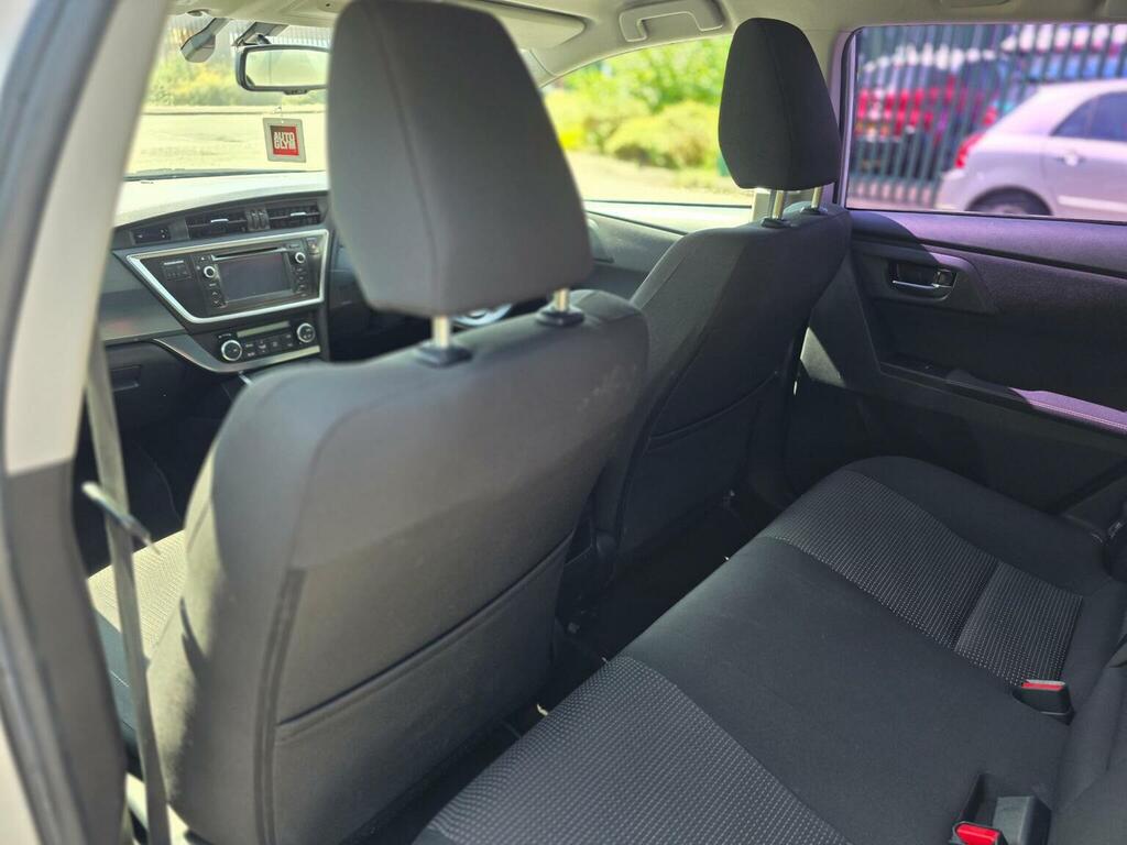 Toyota Auris   #42