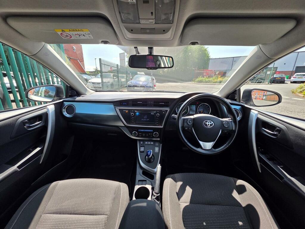 Toyota Auris   #45