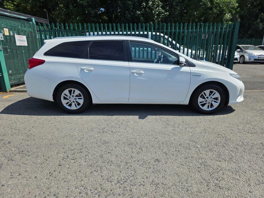 Toyota Auris 1.8 Vvt-h Excel Touring Sports Cvt Euro 5 Ss White #2