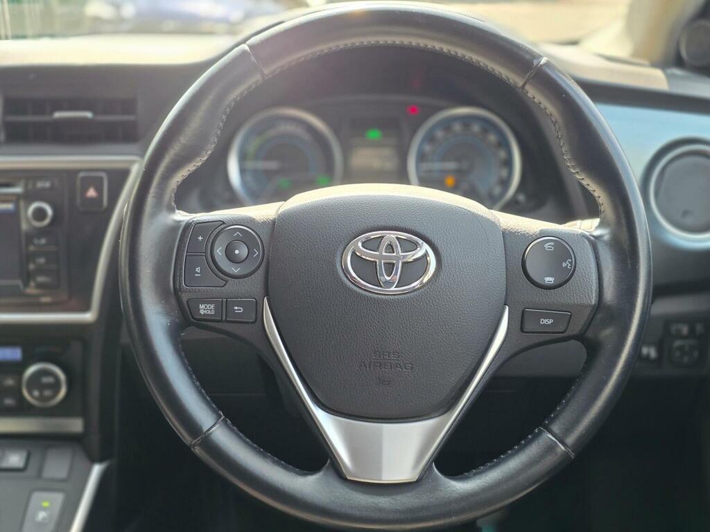 Toyota Auris   #19