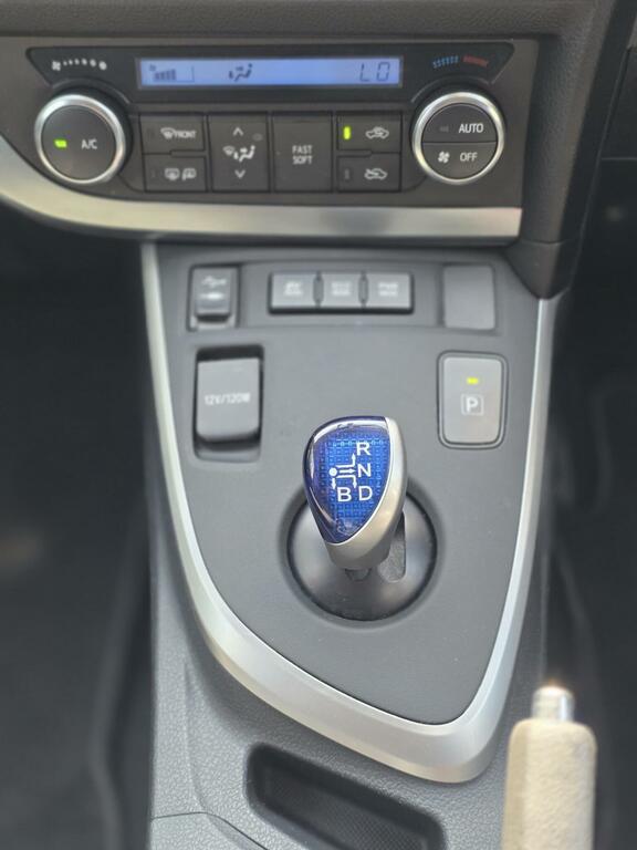 Toyota Auris   #22