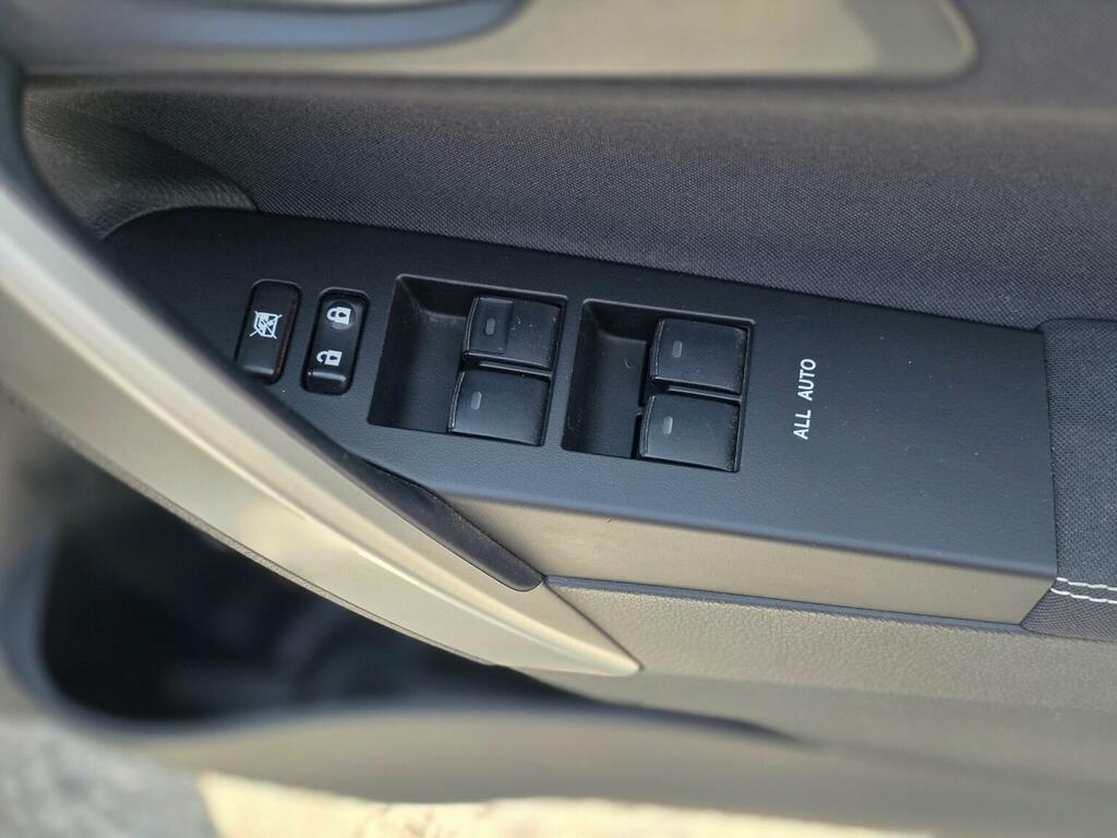 Toyota Auris   #9