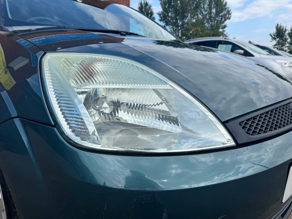 Ford Fiesta Hatchback 1.4 LX Ac 200353 Green #10