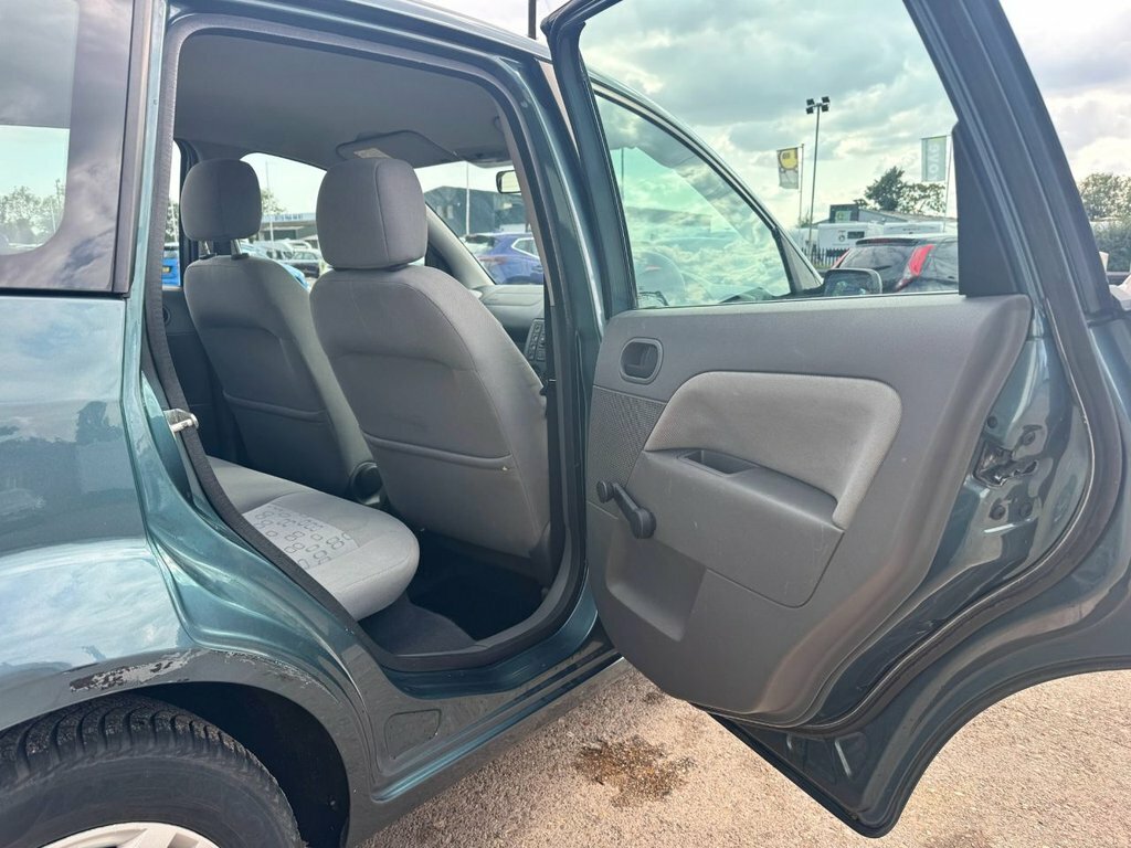 Ford Fiesta Hatchback 1.4 LX Ac 200353 Green #27