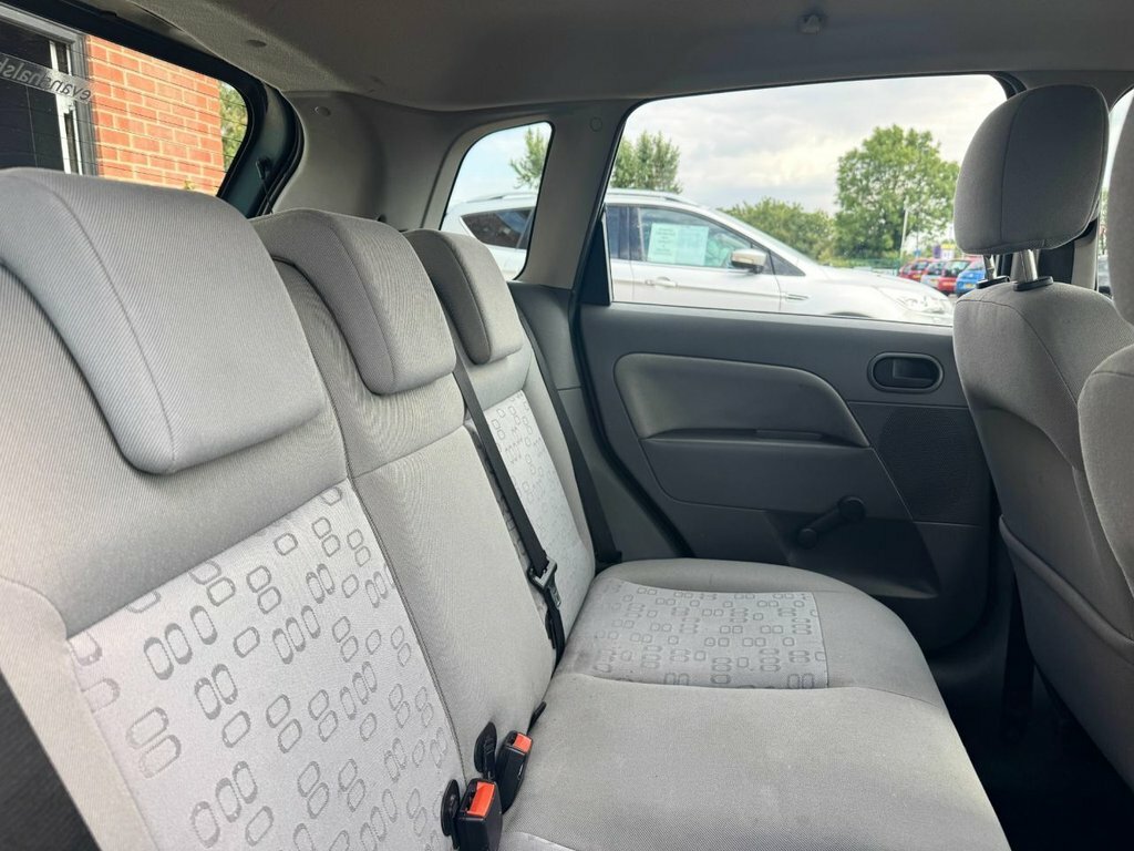 Ford Fiesta Hatchback 1.4 LX Ac 200353 Green #29