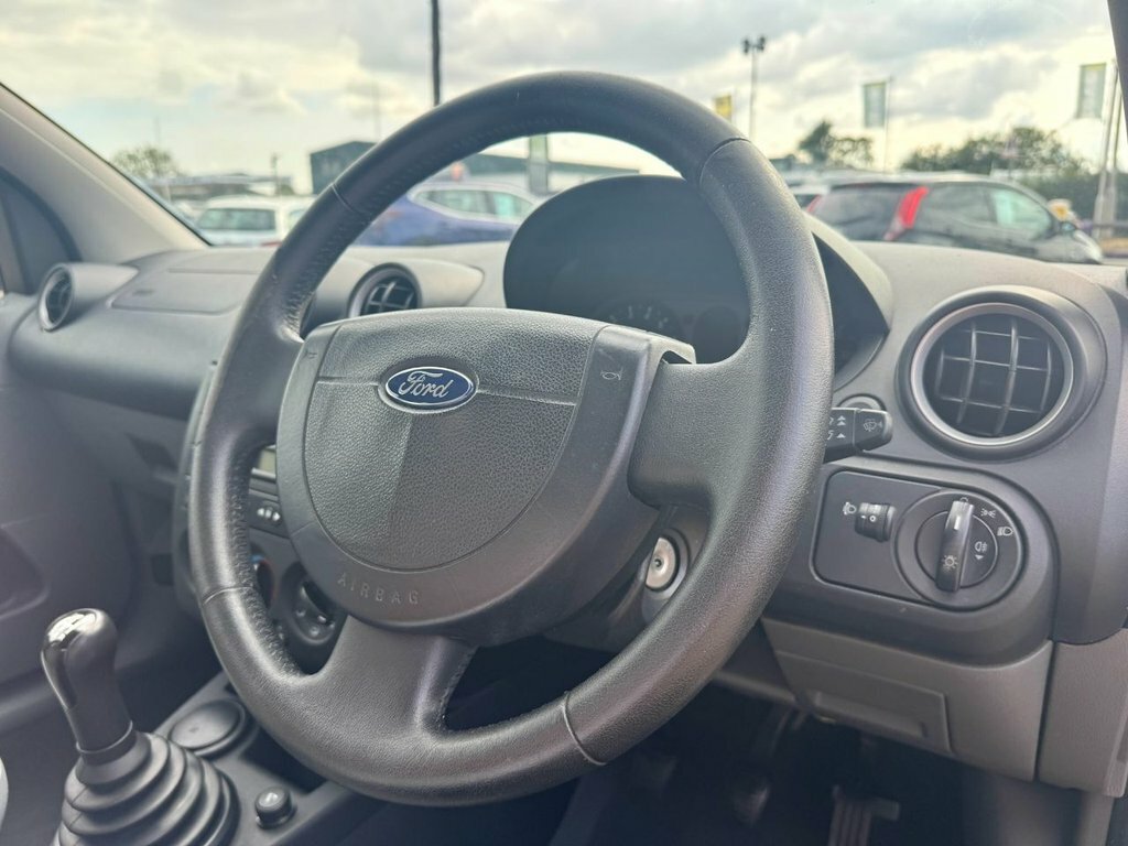 Ford Fiesta Hatchback 1.4 LX Ac 200353 Green #38