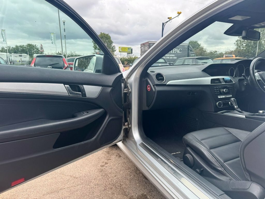 Mercedes-Benz C Class C250 Cdi Blueefficiency Sport Black #16