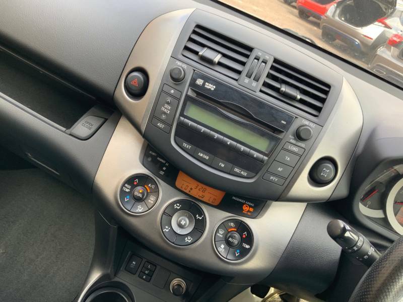 Toyota Rav 4 D-cat Sr Awd White #9