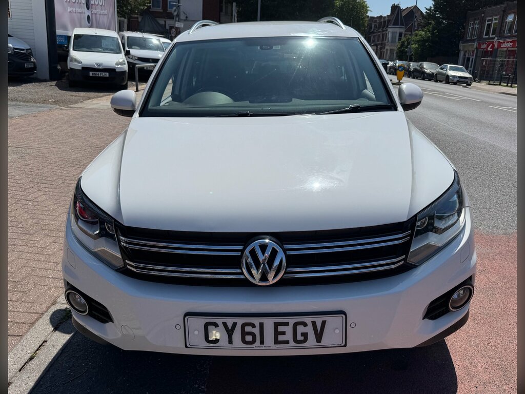 Volkswagen Tiguan 2.0 Tdi Bluemotion Tech Escape Suv Dsg White #4