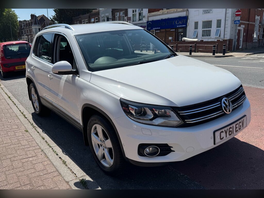 Volkswagen Tiguan 2.0 Tdi Bluemotion Tech Escape Suv Dsg White #5