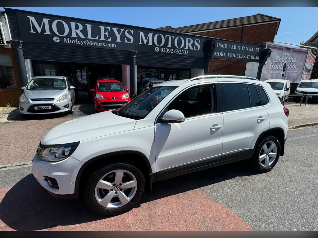 Volkswagen Tiguan 2.0 Tdi Bluemotion Tech Escape Suv Dsg White #3