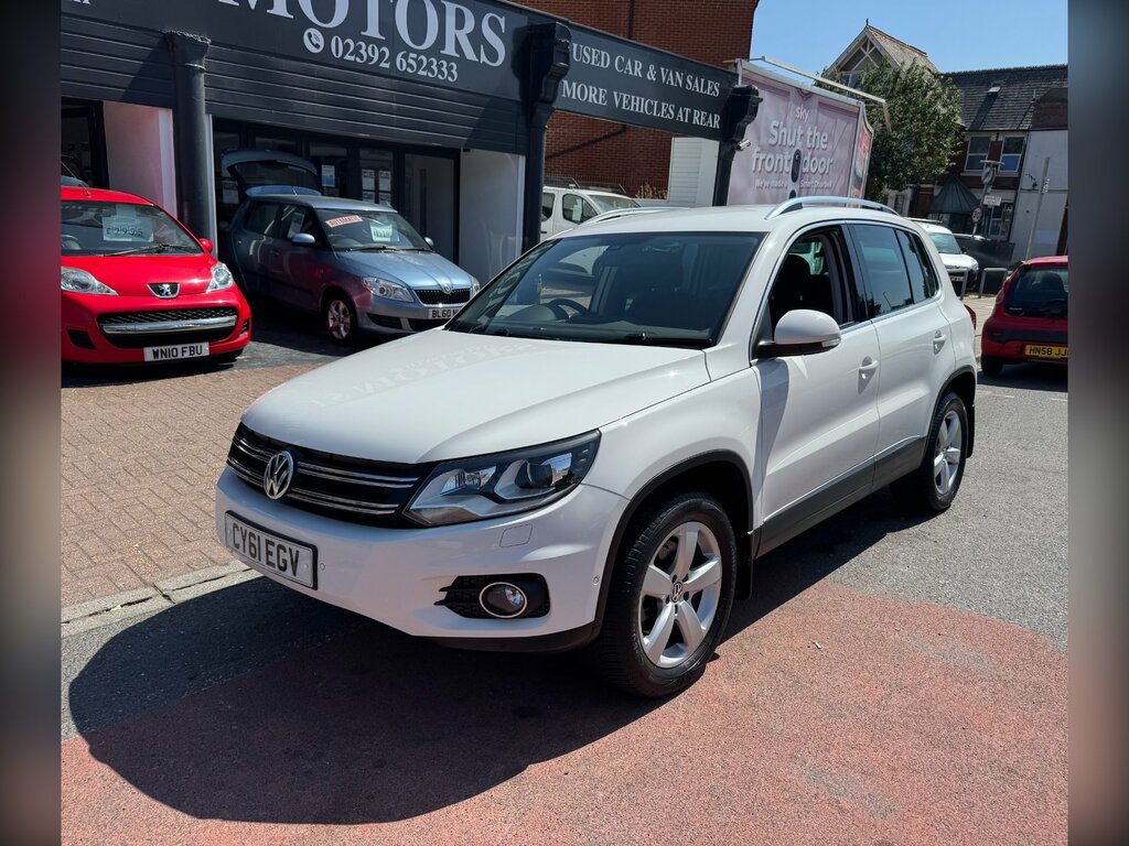 Volkswagen Tiguan 2.0 Tdi Bluemotion Tech Escape Suv Dsg White #2