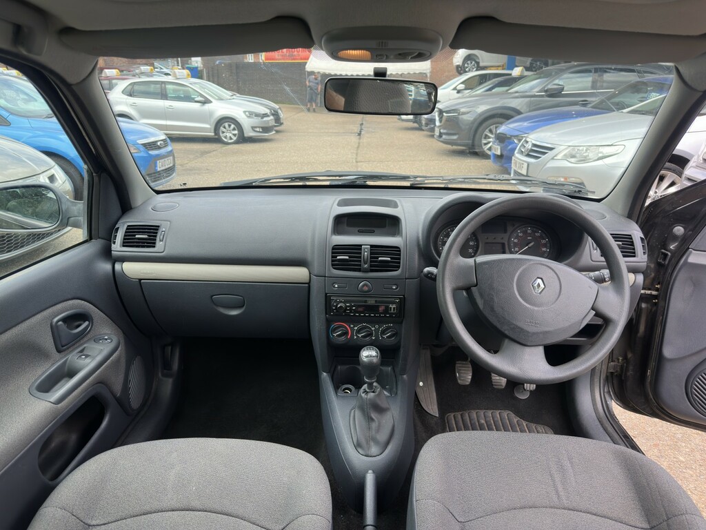 Renault Clio Blue #12