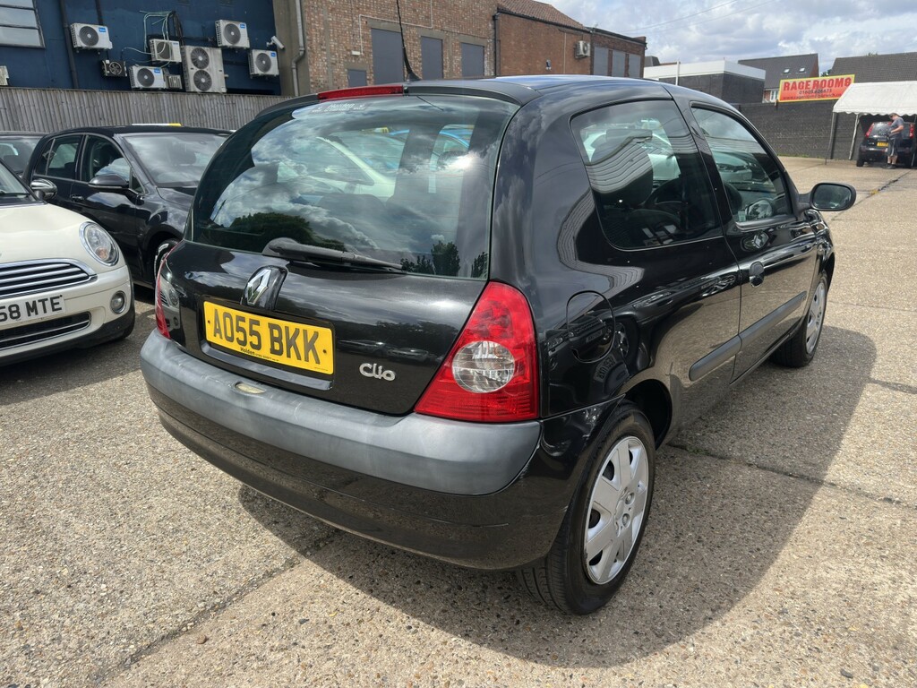 Renault Clio Blue #7