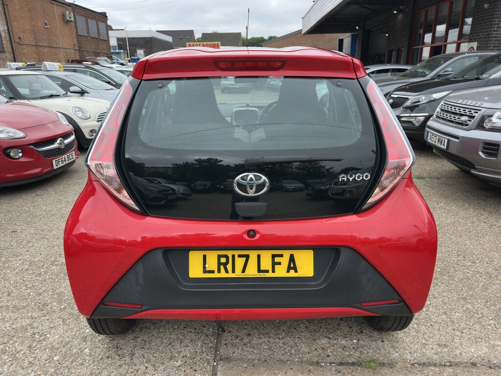Toyota Aygo 1.0 Vvt-i X-play Red #6