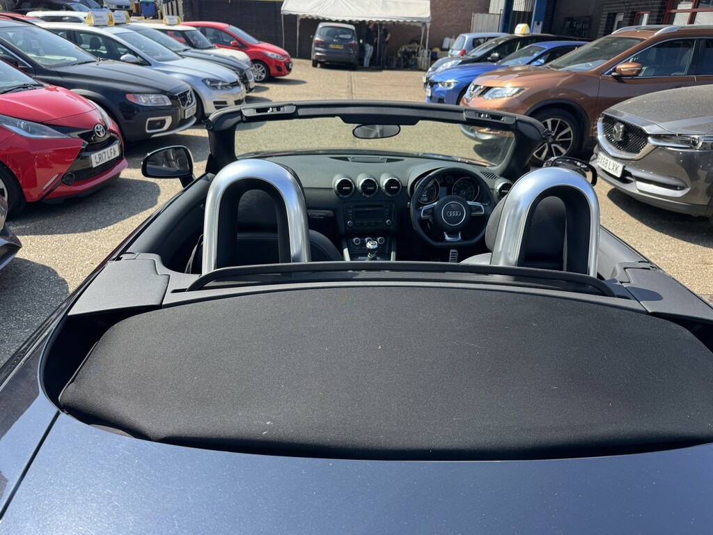 Audi TT 1.8 Tfsi Roadster Black #14