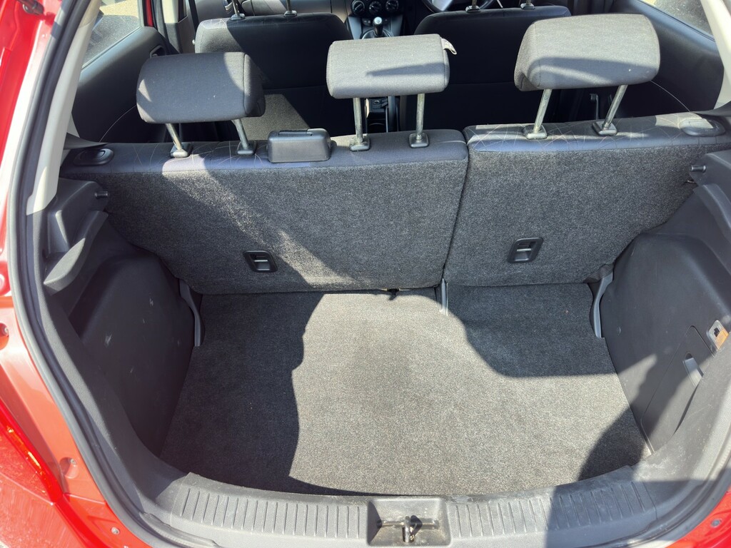 Mazda 2 Hatchback 1.3 Takuya Euro 5 201161 Red #14