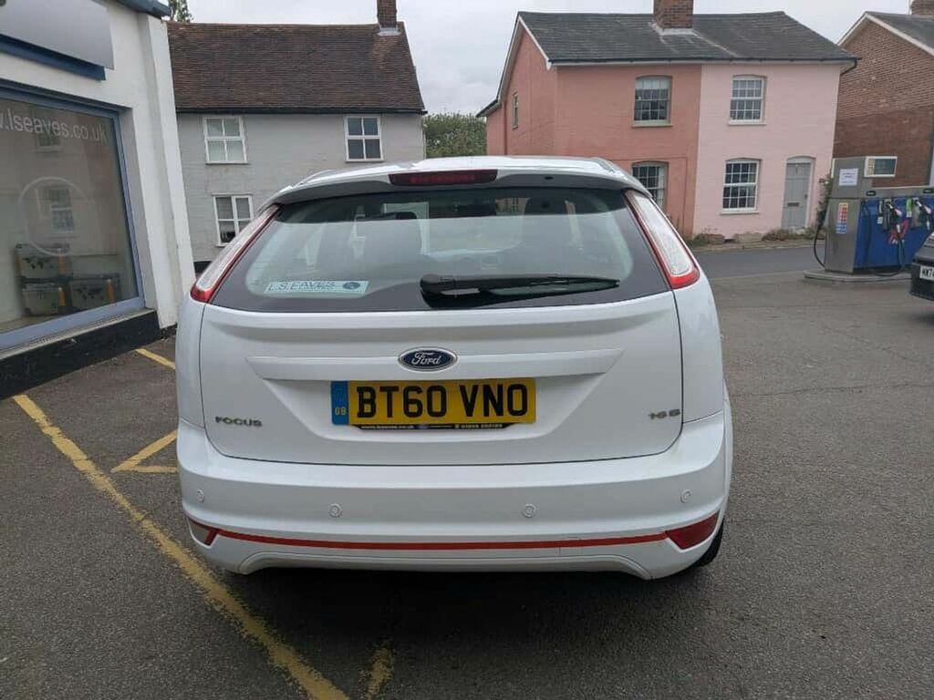 Ford Focus Sport White #2