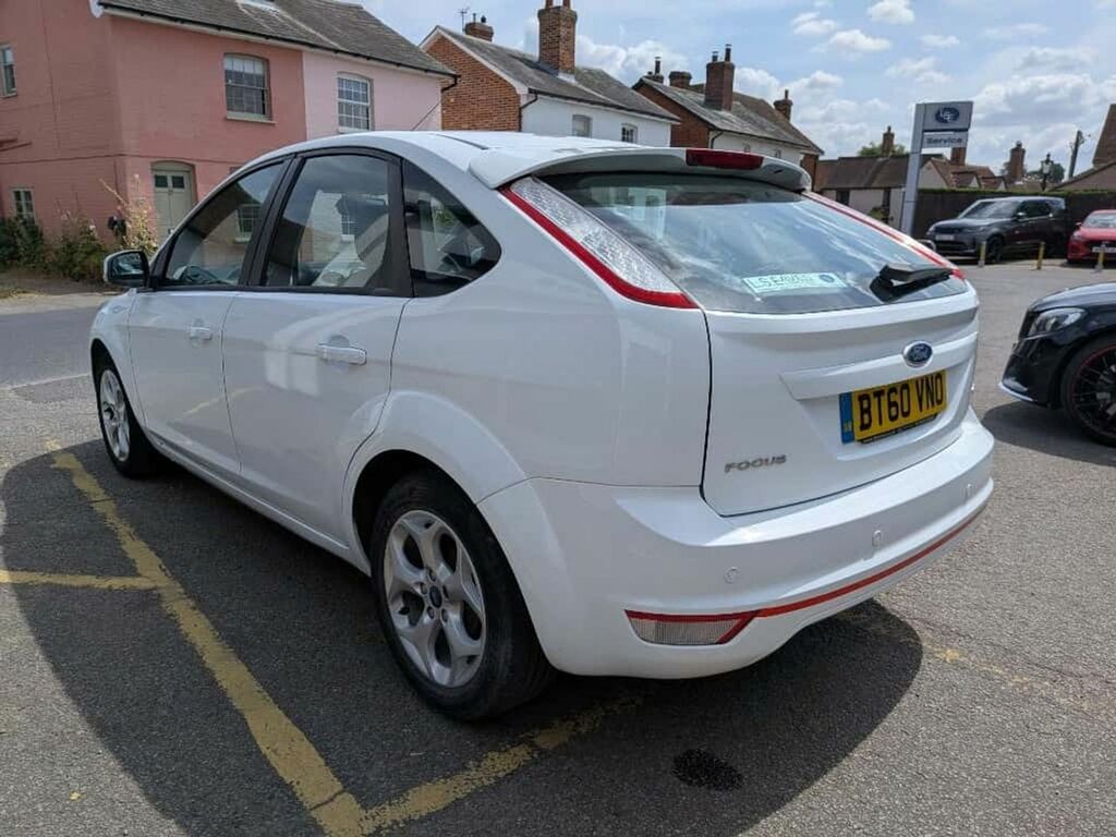 Ford Focus Estate 1.6 Titanium 201161 White #12