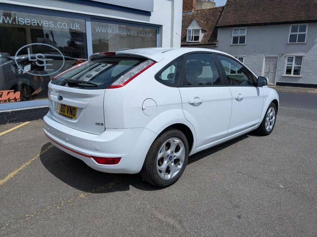 Ford Focus Estate 1.6 Titanium 201161 White #11