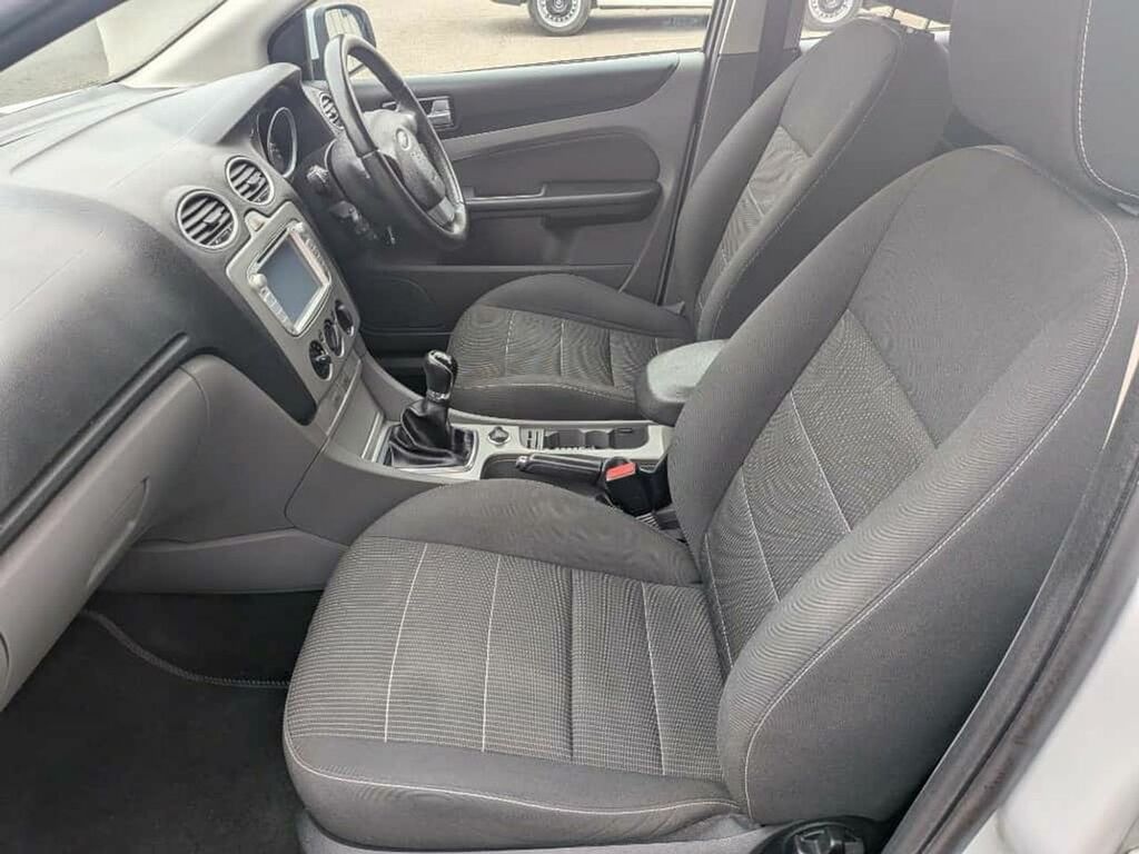 Ford Focus Sport White #3