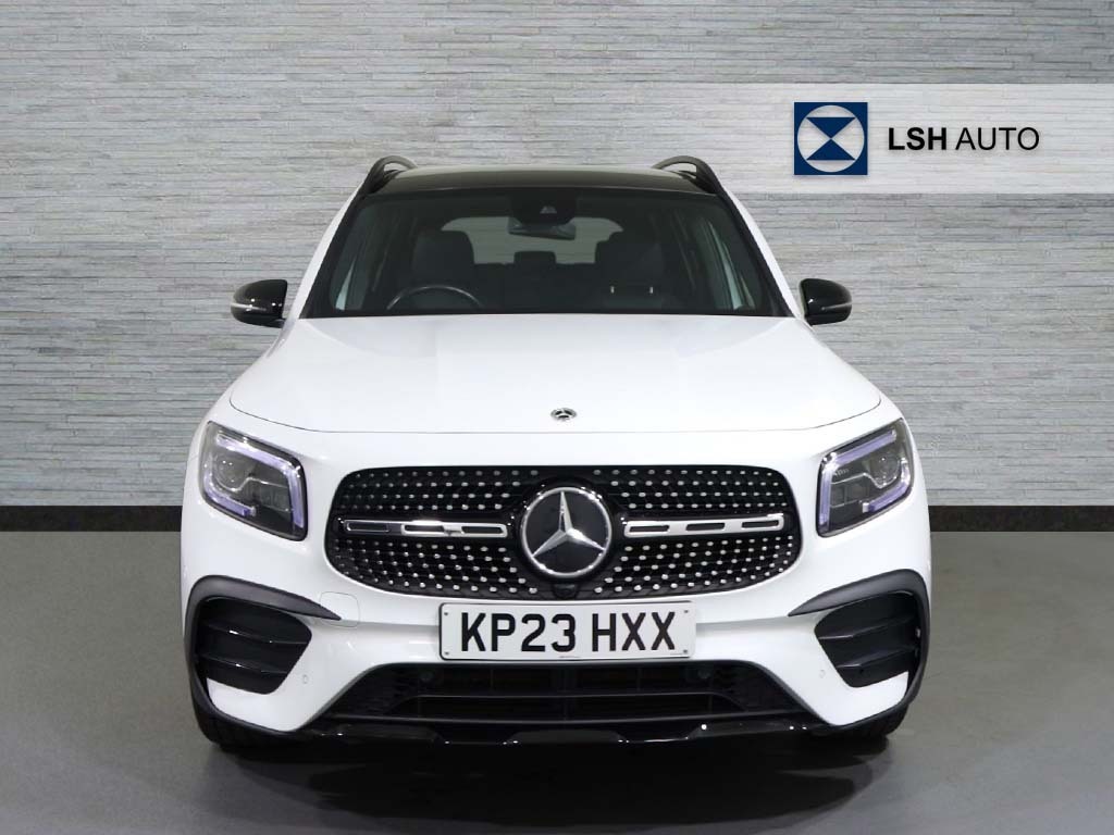 Mercedes-Benz GLB Class Glb 200 Amg Line Premium Plus Night Edition 7G KP23HXX White #4