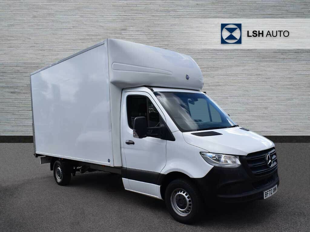 Mercedes-Benz Sprinter 3.5T Progressive Luton Van With Tail Lift White