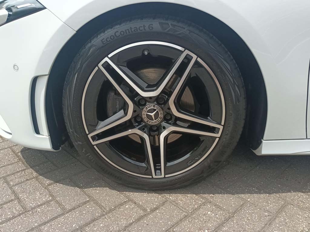 Mercedes-Benz A Class A180 Amg Line Executive BD72YZW White #6