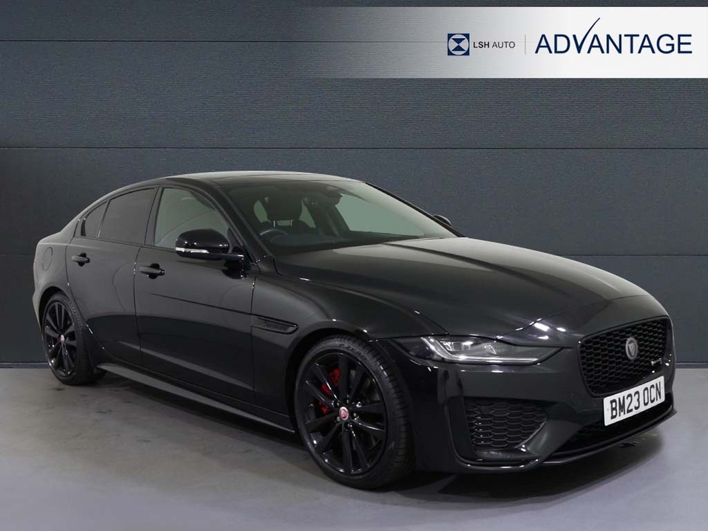 Jaguar XE 2.0 D200 R-dynamic Black Black