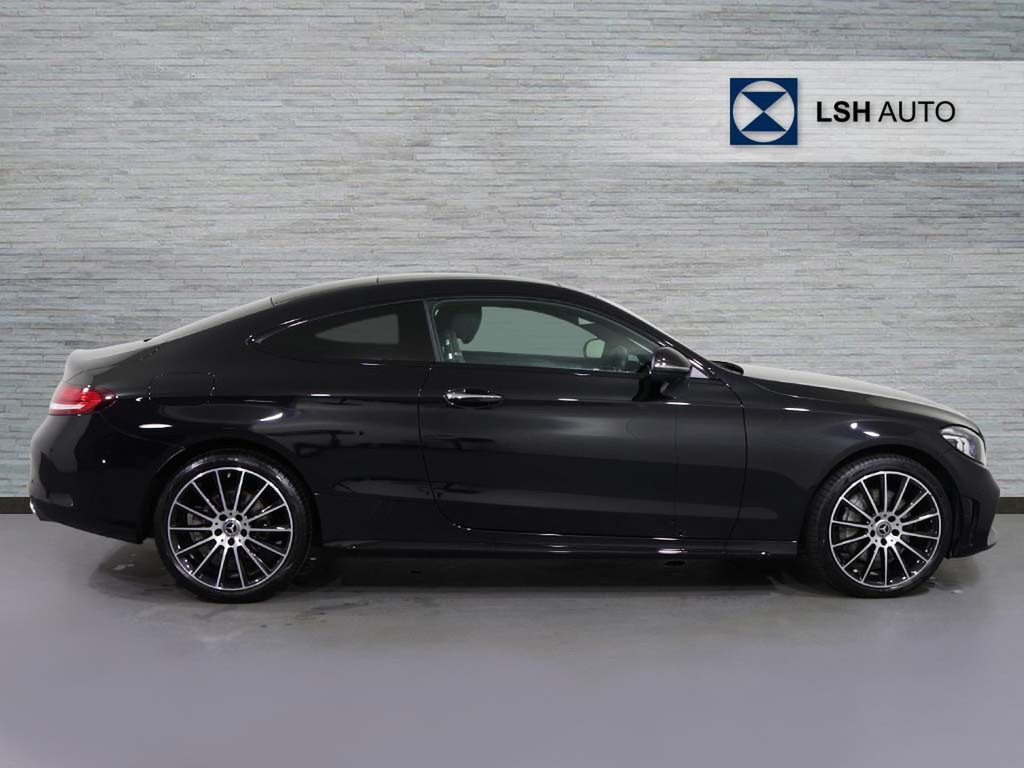 Mercedes-Benz C Class C300d 4Matic Amg Line Night Edition Premium Plus C Black #3