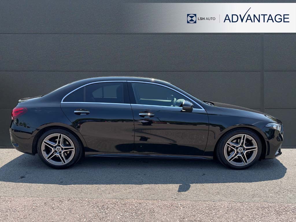 Mercedes-Benz A Class A200 Amg Line Premium MF69UWY Black #2