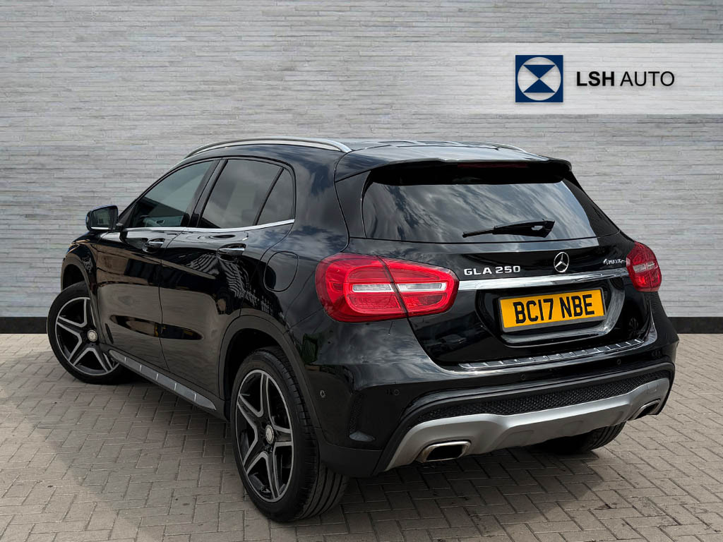 Mercedes-Benz GLA Class Gla 250 4Matic Amg Line Premium Plus BC17NBE Black #2