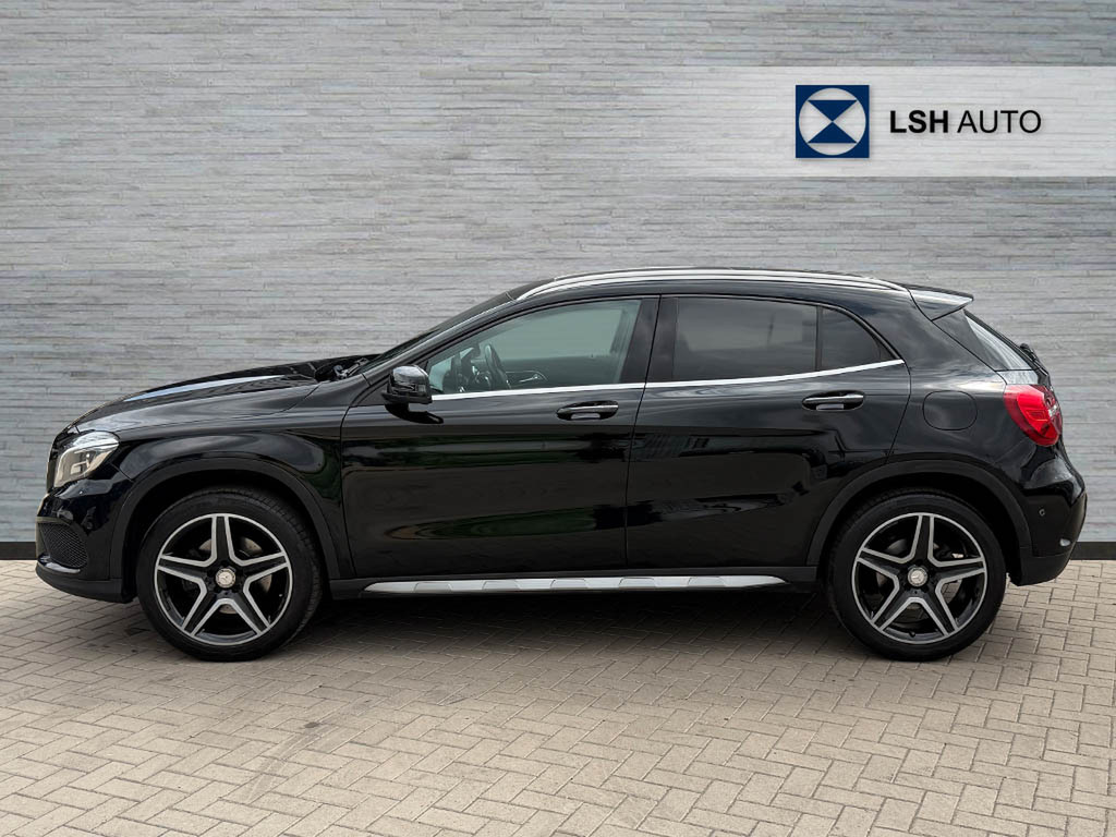 Mercedes-Benz GLA Class Gla 250 4Matic Amg Line Premium Plus BC17NBE Black #4